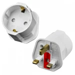 Adaptér euro zástrčky na UK s pojistkou pro bezpečné cestování