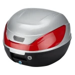 Univerzální motobox 32 l – kufr na motorku s držákem na helmu a zámkem