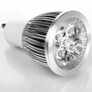 LED žárovka GU10 5W 3300K teplé světlo s nízkou spotřebou