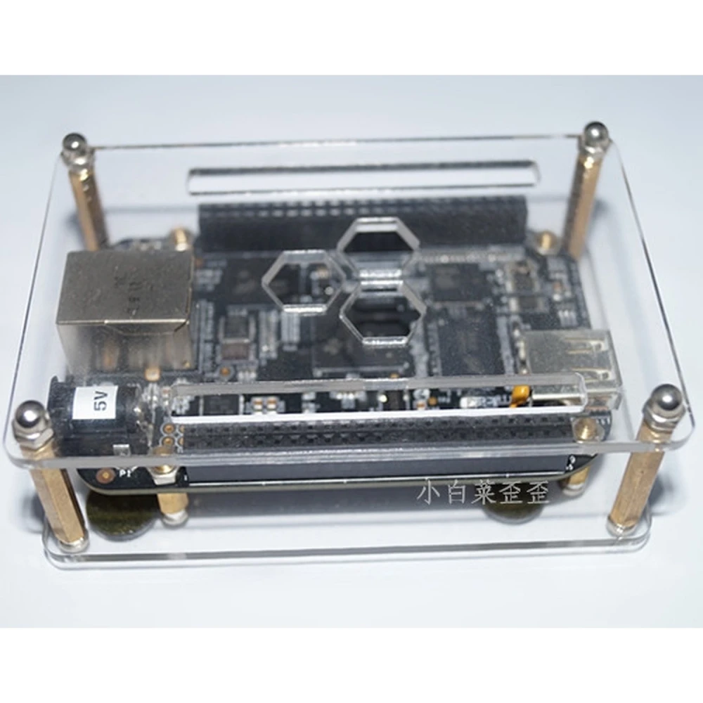 Ochranná krabička kompatibilní s Beaglebone a Arduino Uno