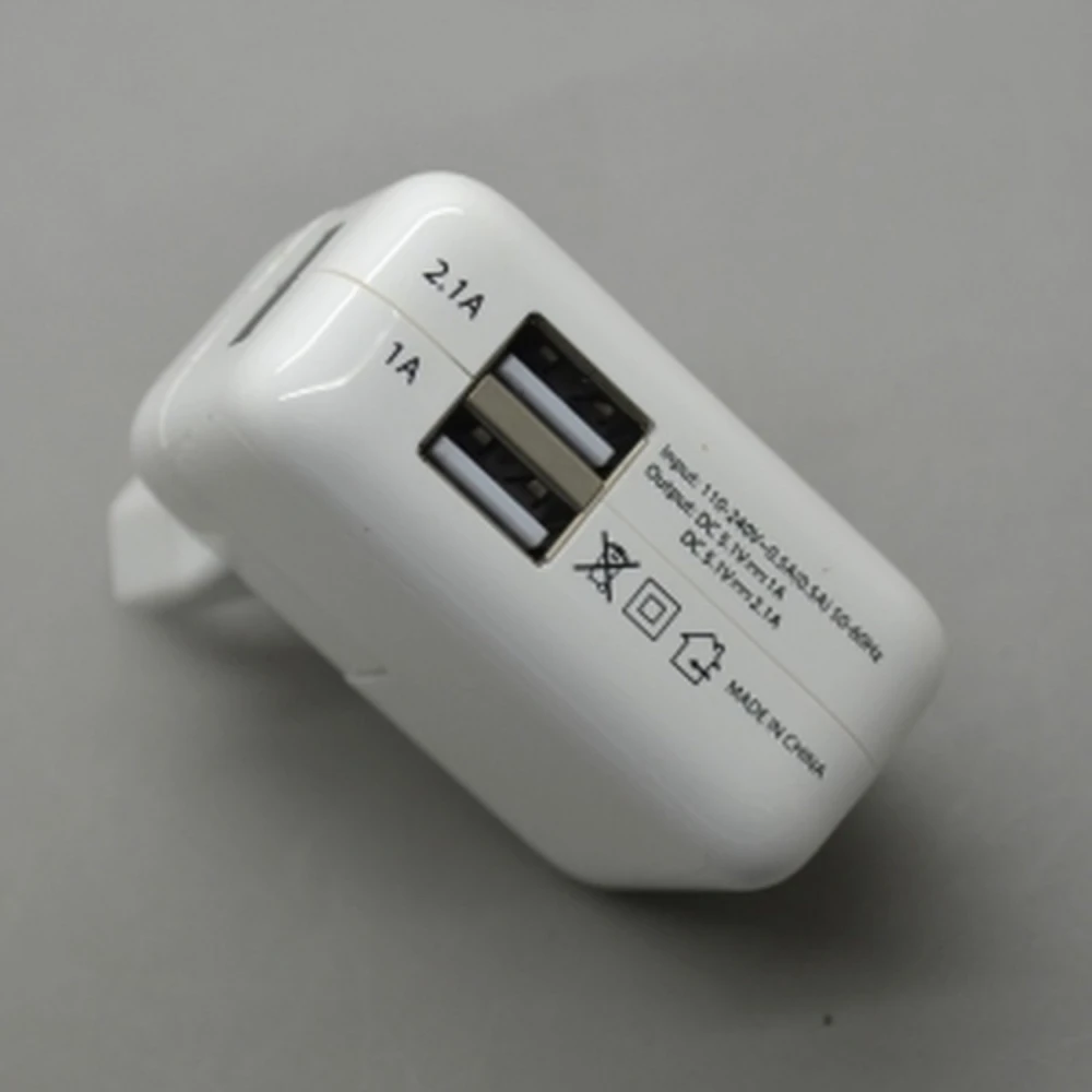Duální USB síťová nabíječka 2,1A a 1A pro tablety a mobily