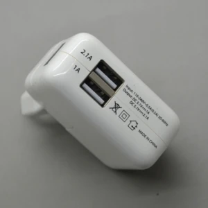 Duální USB síťová nabíječka 2,1A a 1A pro tablety a mobily