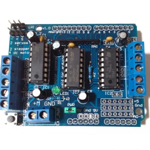 L293d Arduino Shield driver pro řízení a rozšíření DC a krokových motorů