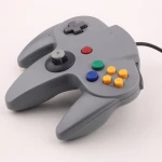 Kompatibilní ovladač Nintendo 64 s originálním konektorem a černým kabelem