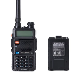 Baofeng UV-5R 8W vysílačka s headsetem a dual band VHF/UHF